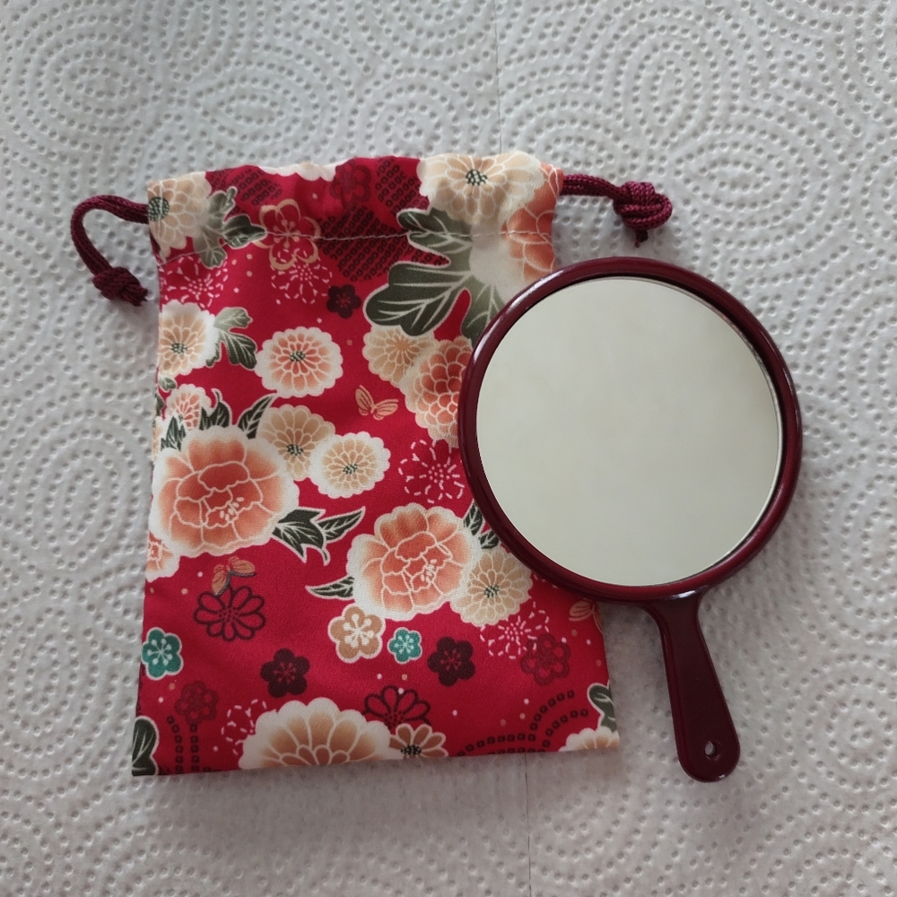 Japanese Pattern Pouch and Mirror - Picture 3 of 4